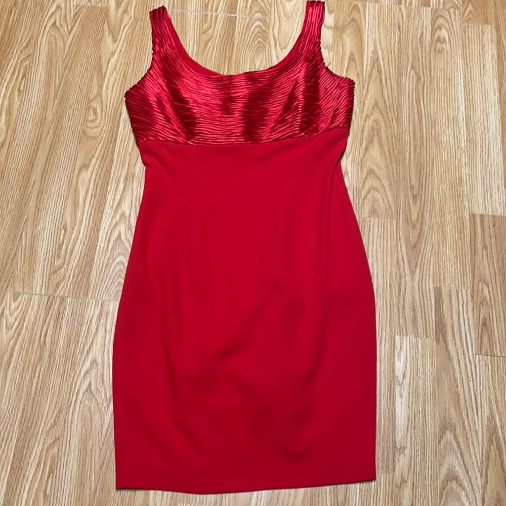 Carmen Marc Valvo Red Dress Size 6